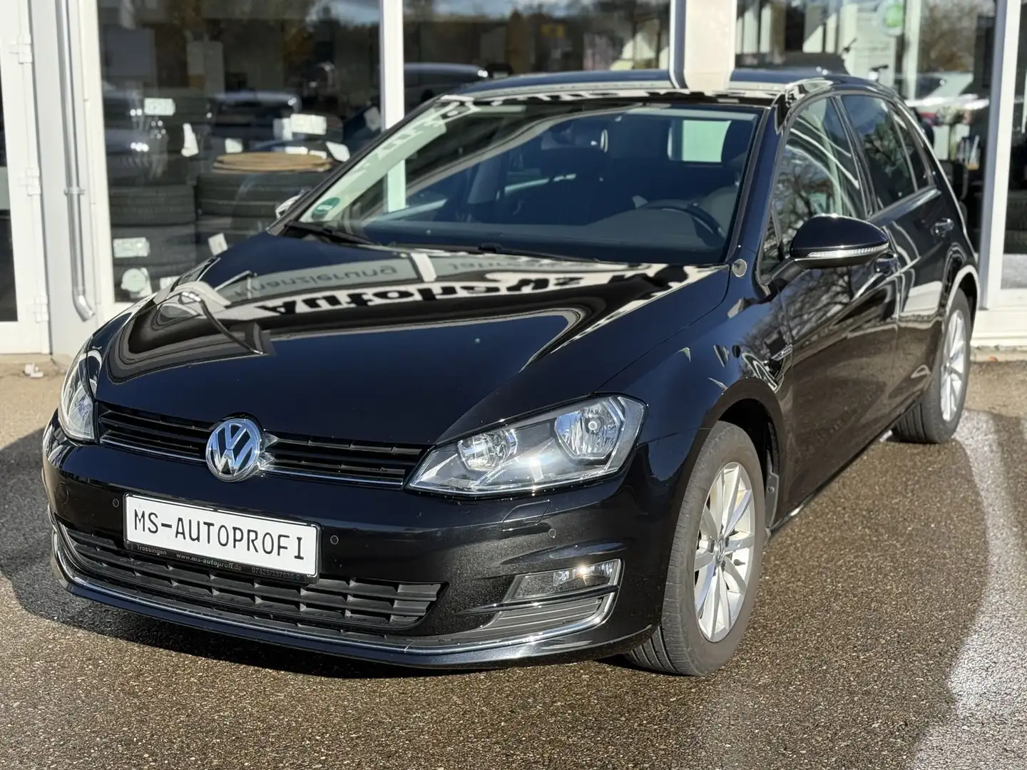 Volkswagen Golf Lounge BMT 1.2 8fach WP Alu BT AHK Noir - 2