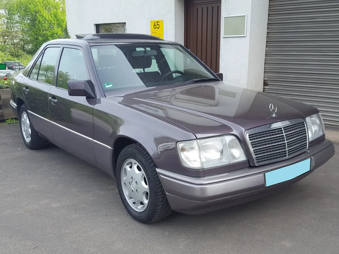 Mercedes-Benz E 200 124. 69400Km. Rentnerfahrzeug. ESHD. Klima. 5-Gang Lila - 2