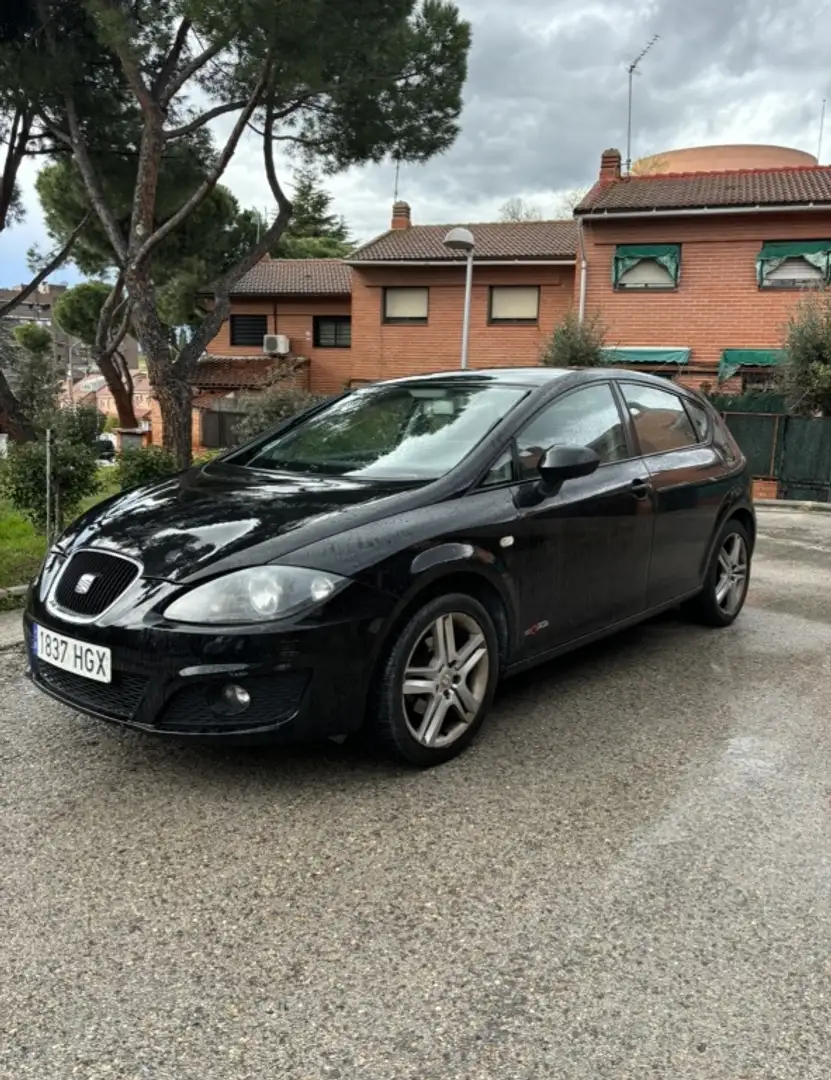 SEAT Leon 1.6TDI CR Reference Copa 90 Negro - 1