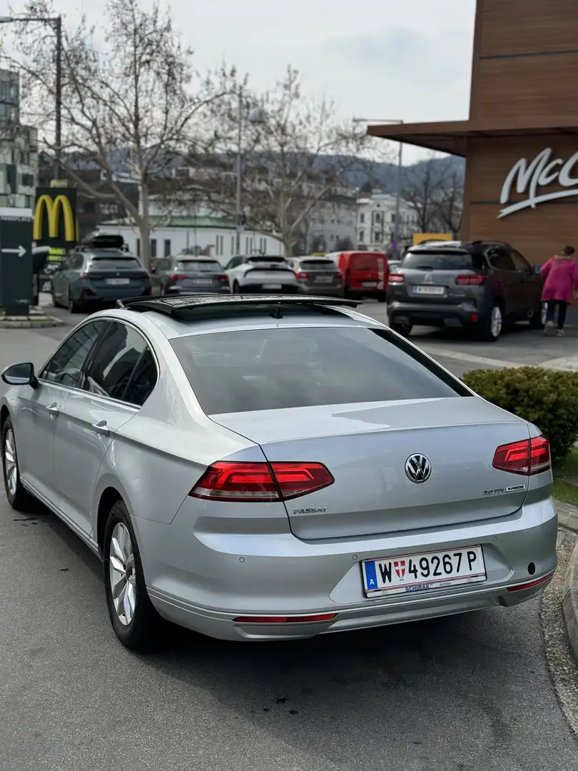 Volkswagen Passat 2.0 TDI (BlueMotion Technology) DSG Highline - 2