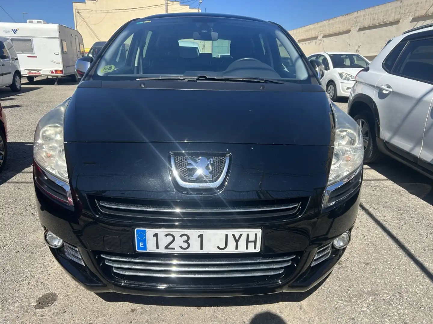 Peugeot 5008 1.6HDI Premium CMP 112 Negro - 1