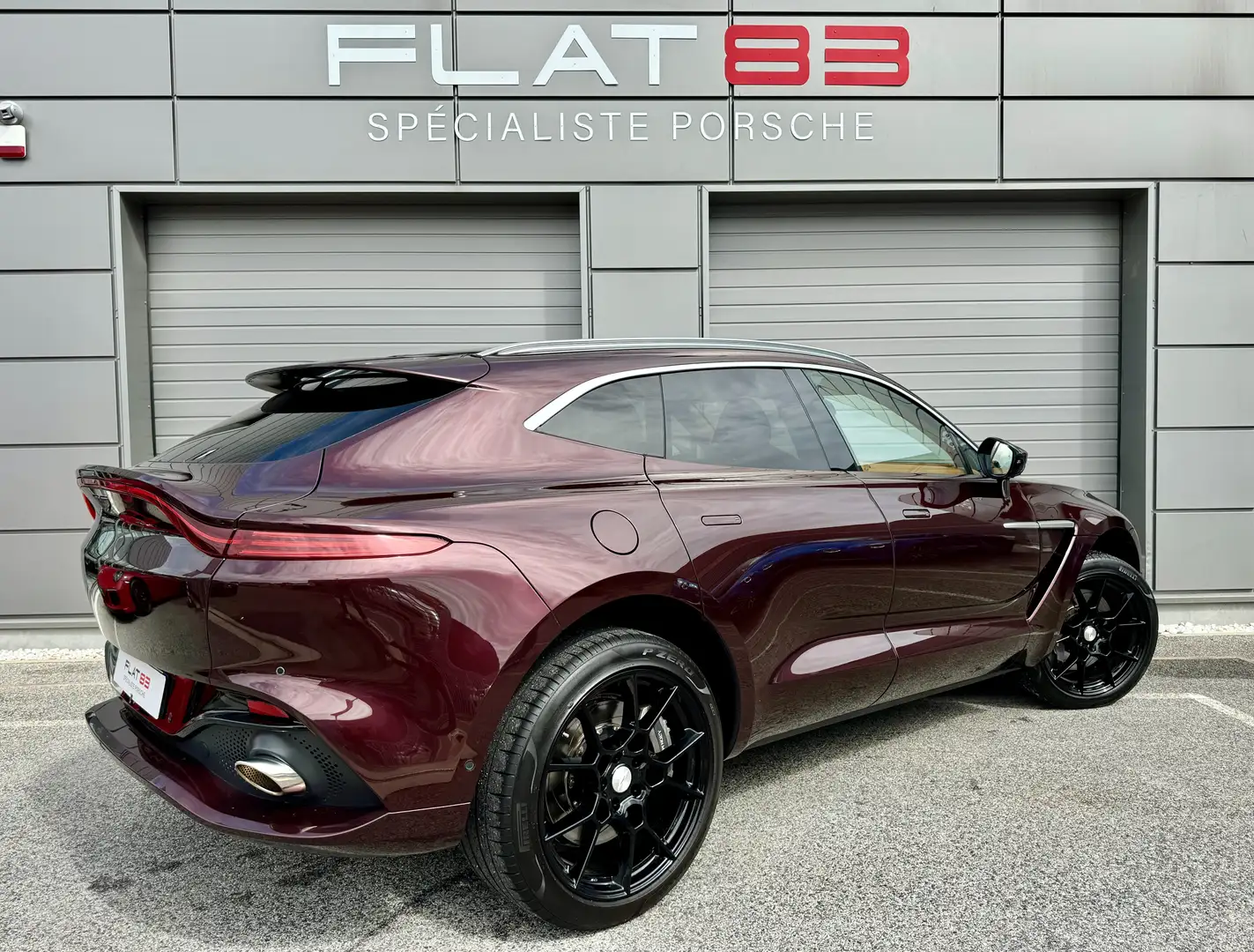 Aston Martin DBX 4.0 Bi-Turbo V8 550ch BVA9 Фіолетовий - 2