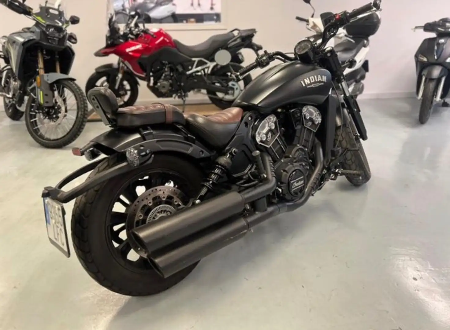 Indian Scout Bobber Negra Negro - 1