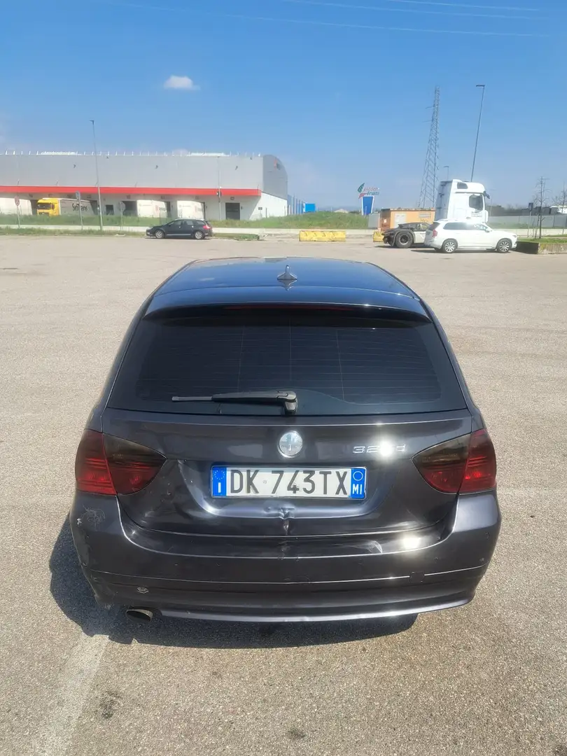 BMW 320 320d Touring Futura - 2
