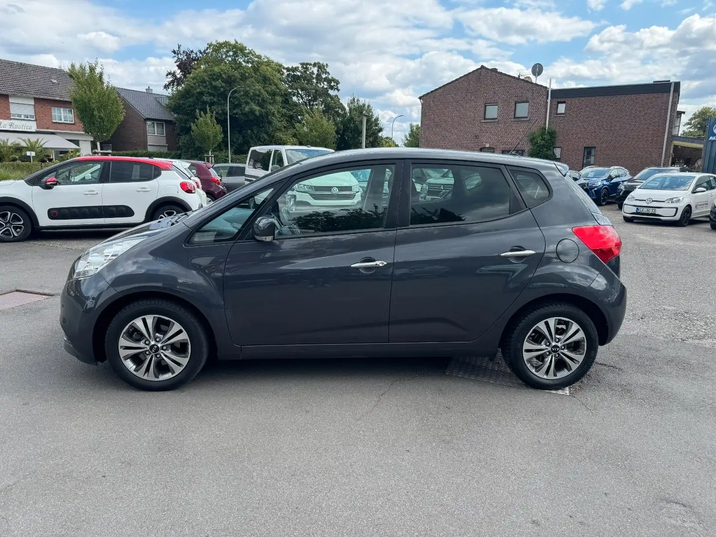 Kia Venga UEFA Euro 2016 Grau - 2