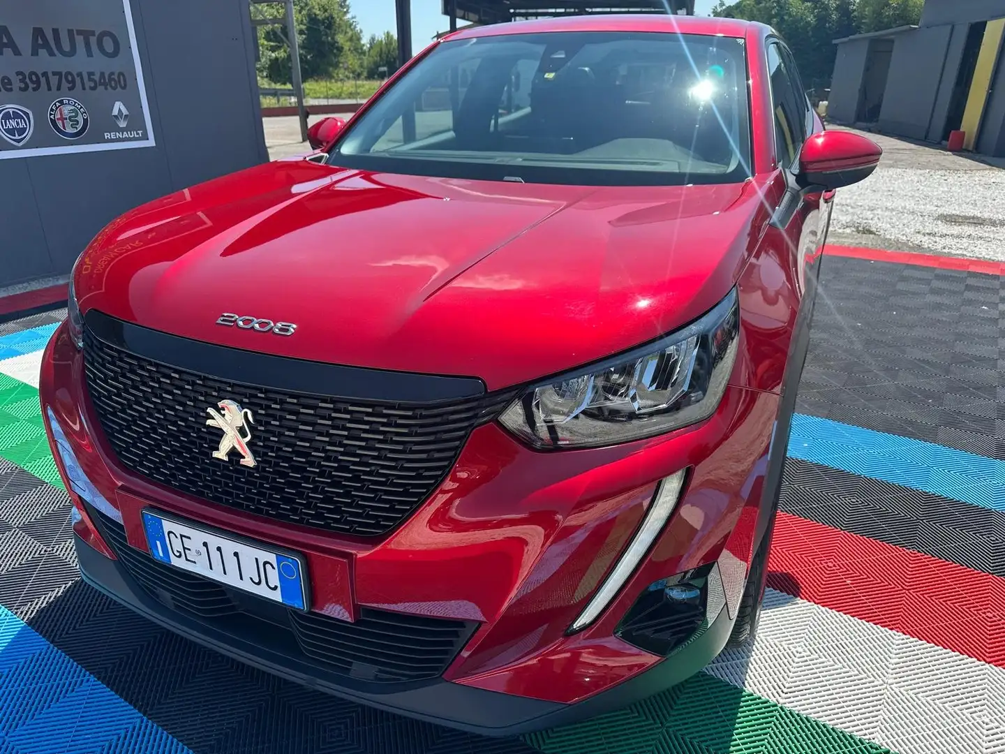 Peugeot 2008 2008 II 2020 1.2 puretech Allure s Rood - 1