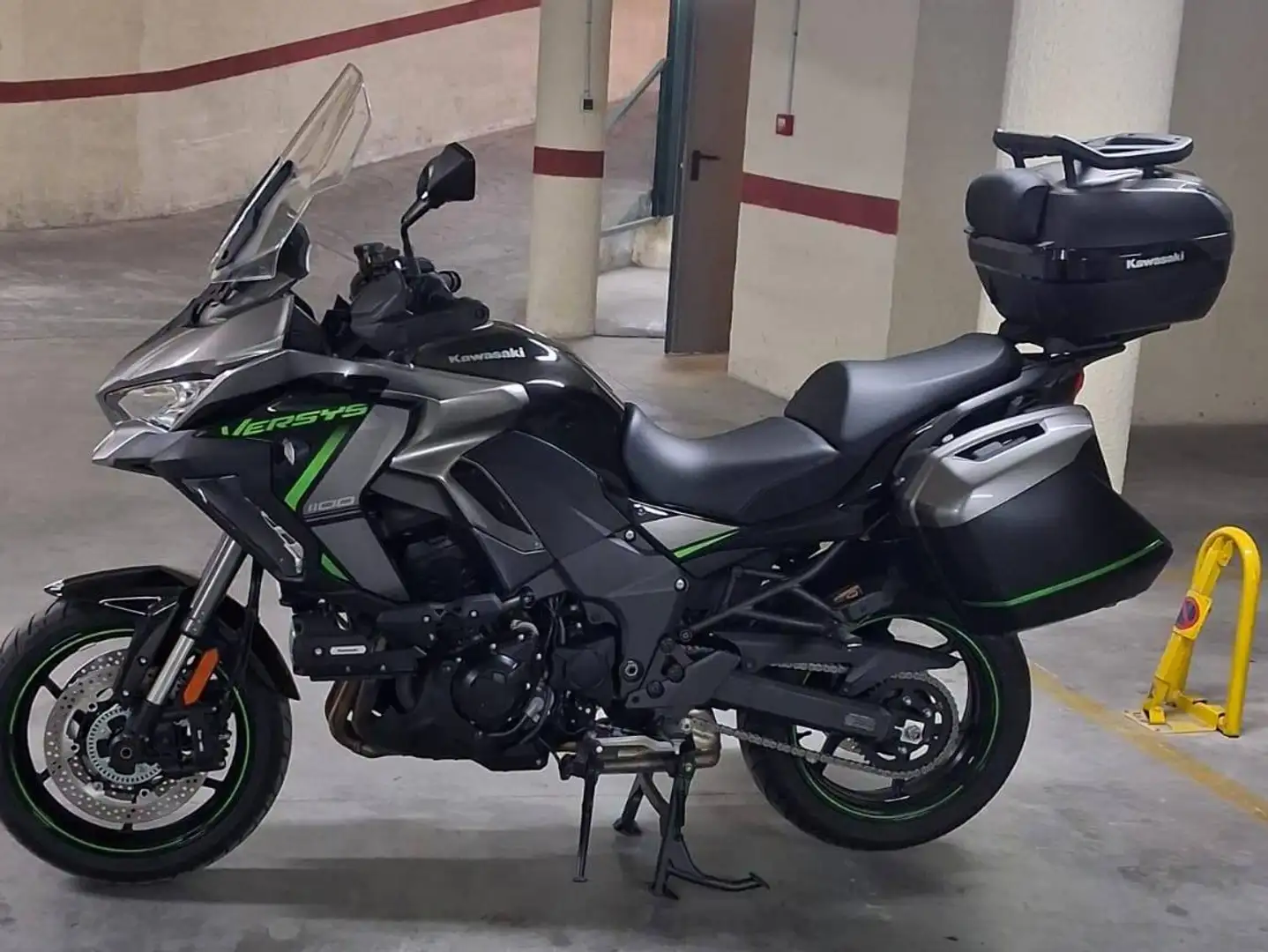 Kawasaki Versys 1100 SE Grand Tourer Plateado - 2