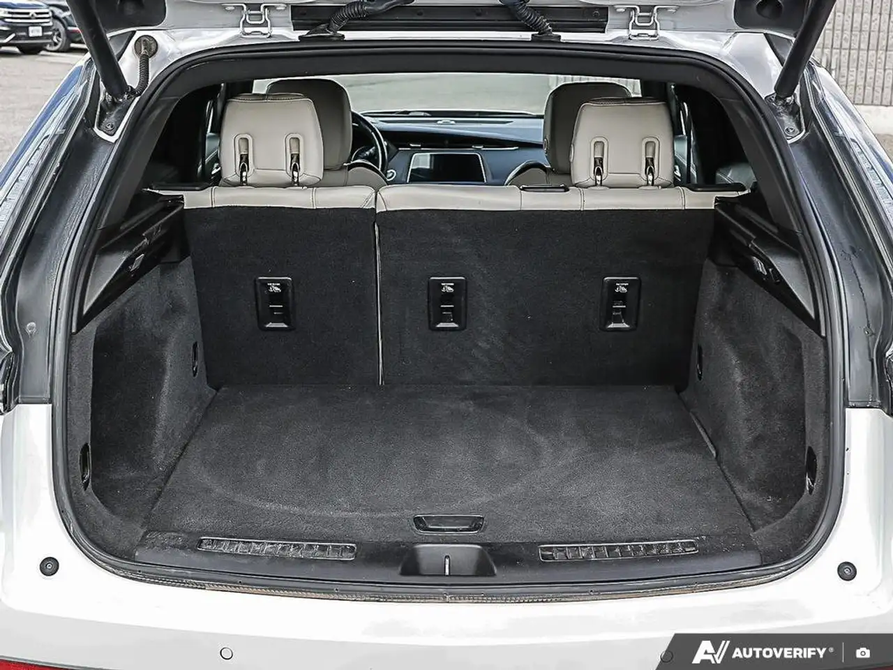 Cadillac XT4 снимка Cadillac XT4