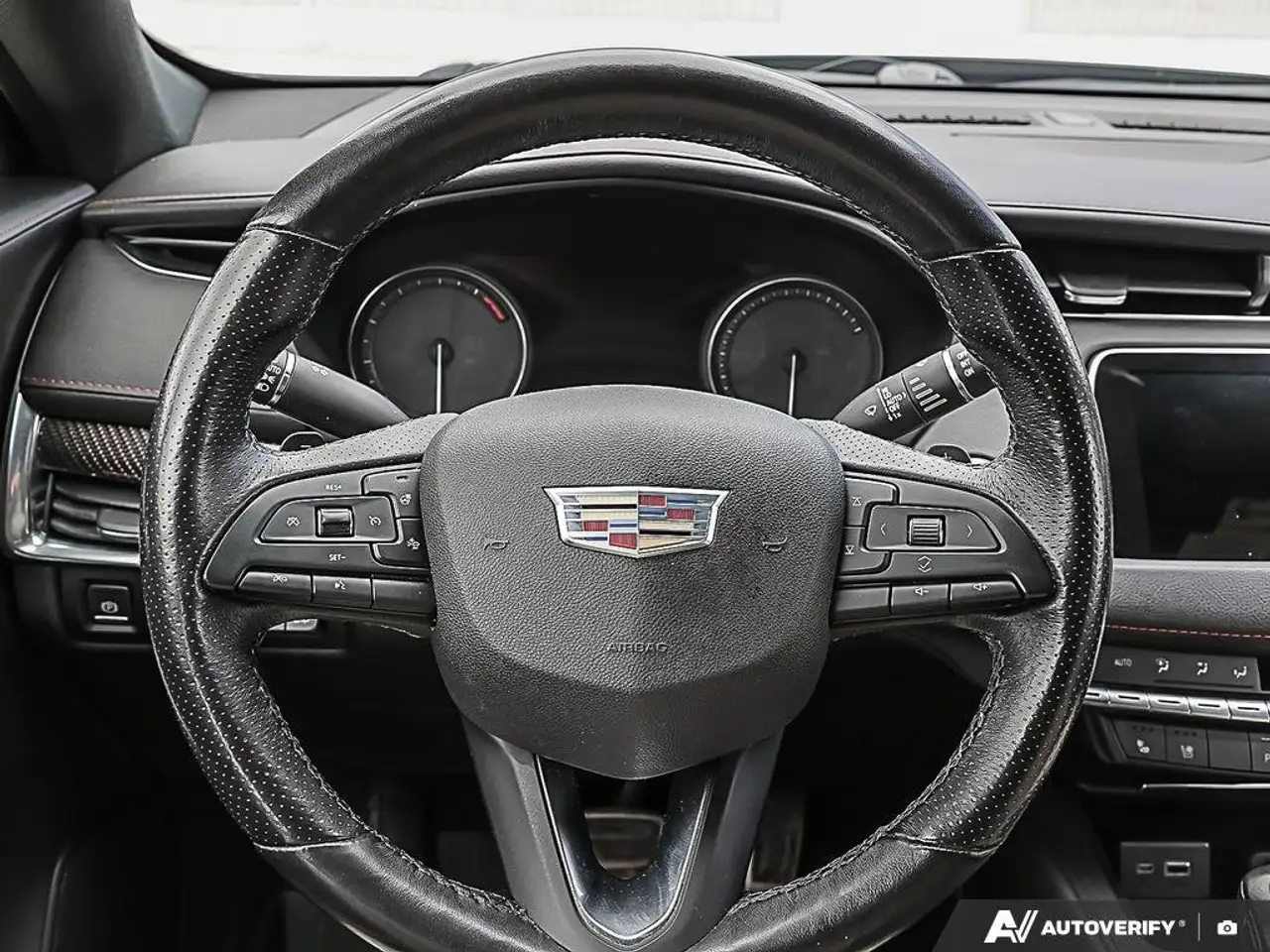 Cadillac XT4 снимка Cadillac XT4