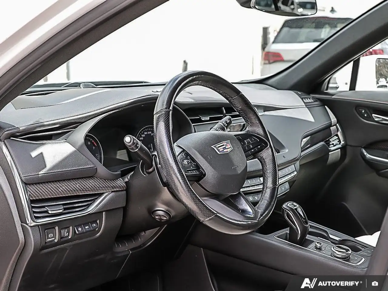 Cadillac XT4 снимка Cadillac XT4