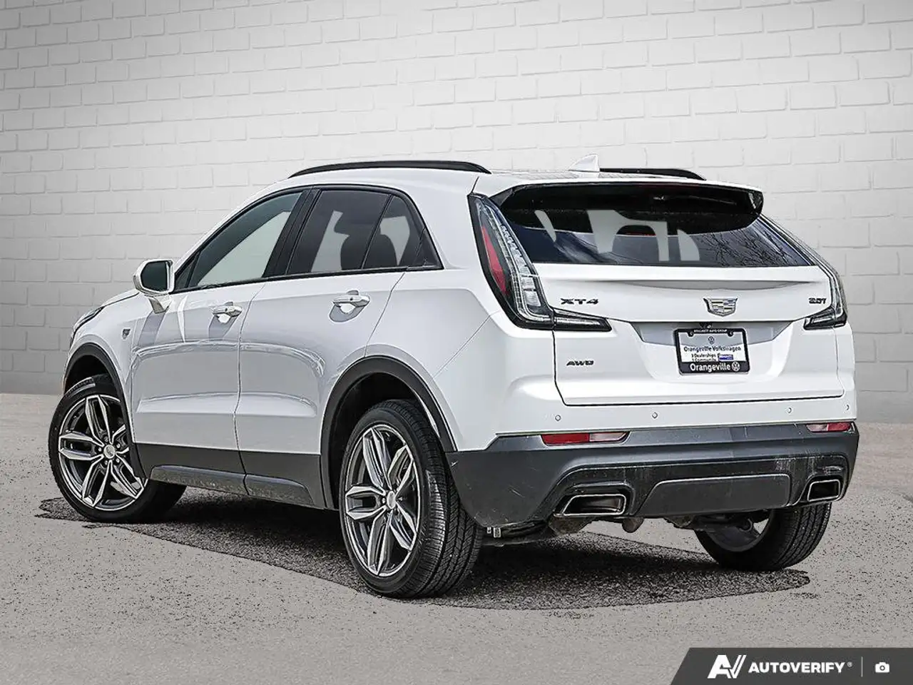 Cadillac XT4 снимка Cadillac XT4