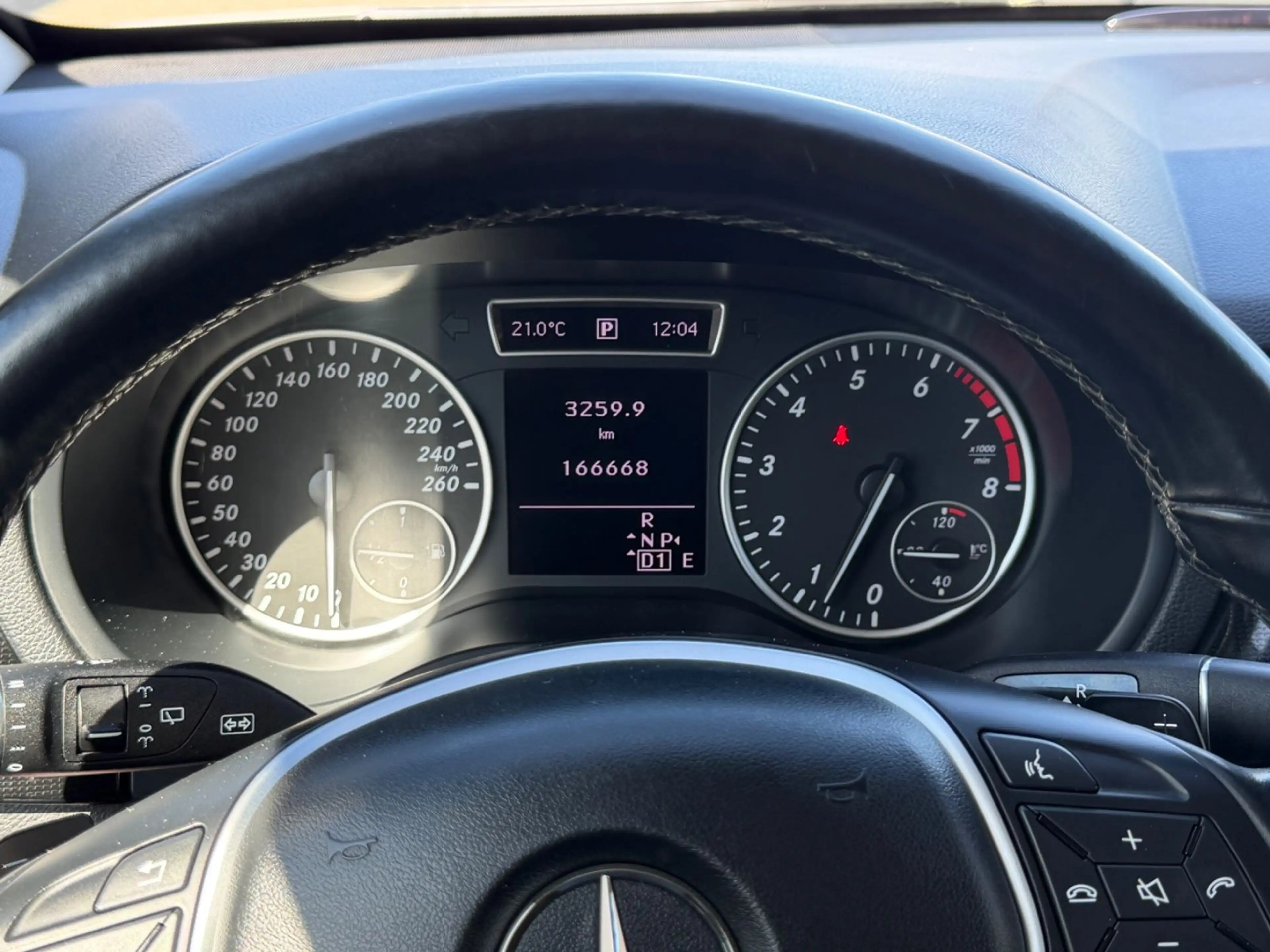 Mercedes-Benz B 220 4Matic LED Navi R.Kamera PDC Alus — photo 14