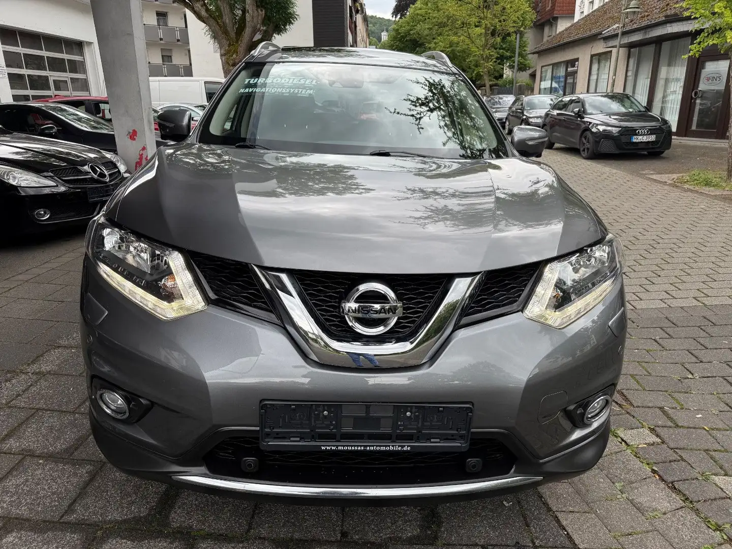 Nissan X-Trail 1.6 dci 4x4,360°Kamera,Pan,Navi,1.Hand Grau - 2