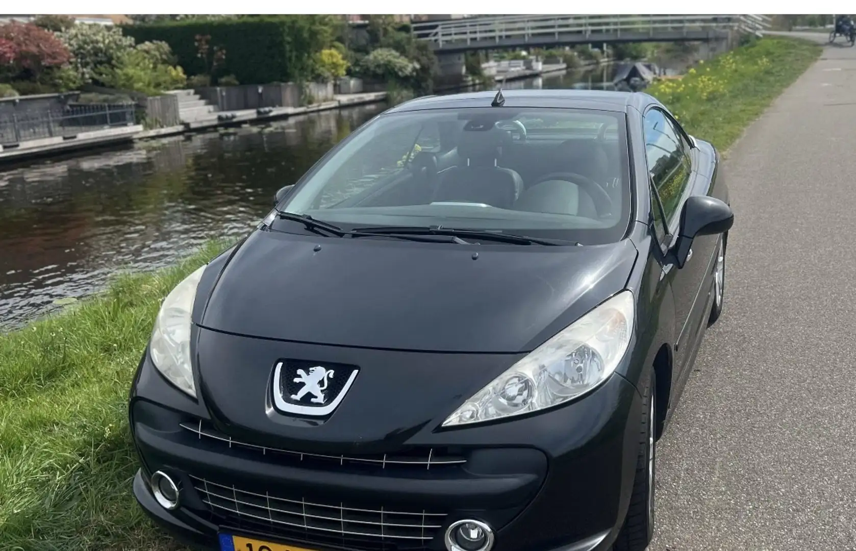 Peugeot 207 1.6 VTi Première cabriolet Zwart - 1