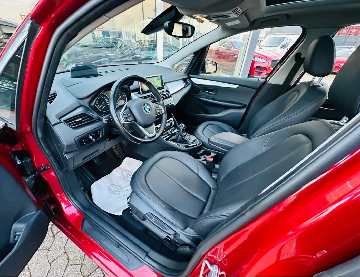 BMW 216 216d Gran Tourer Červená - 2