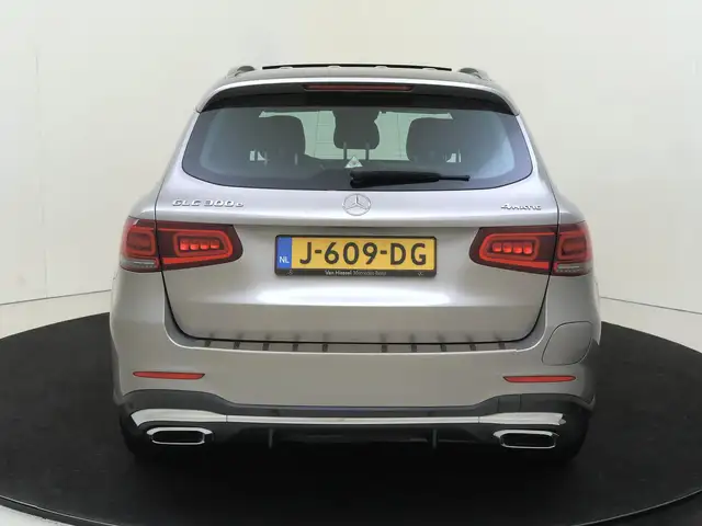 Mercedes-Benz GLC view 7