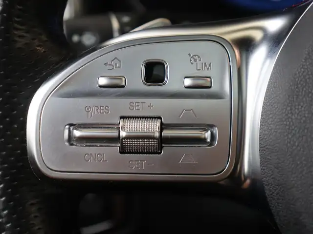 Mercedes-Benz GLC view 13