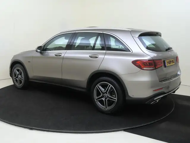 Mercedes-Benz GLC view 3
