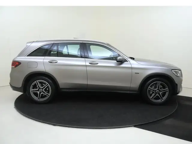 Mercedes-Benz GLC view 9