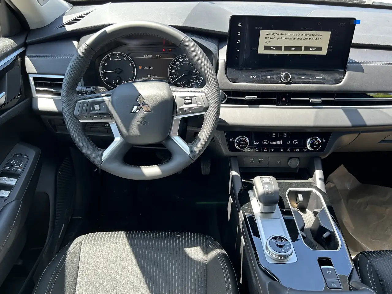 Mitsubishi Outlander снимка Mitsubishi Outlander