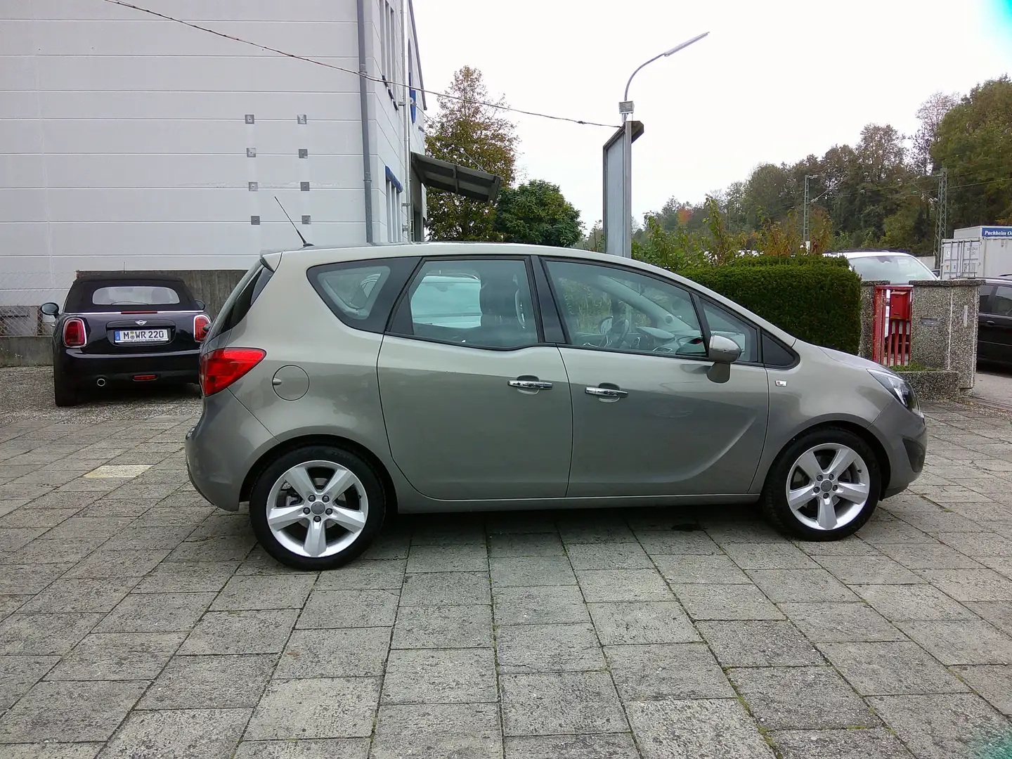 Opel Meriva Innovation Grau - 2