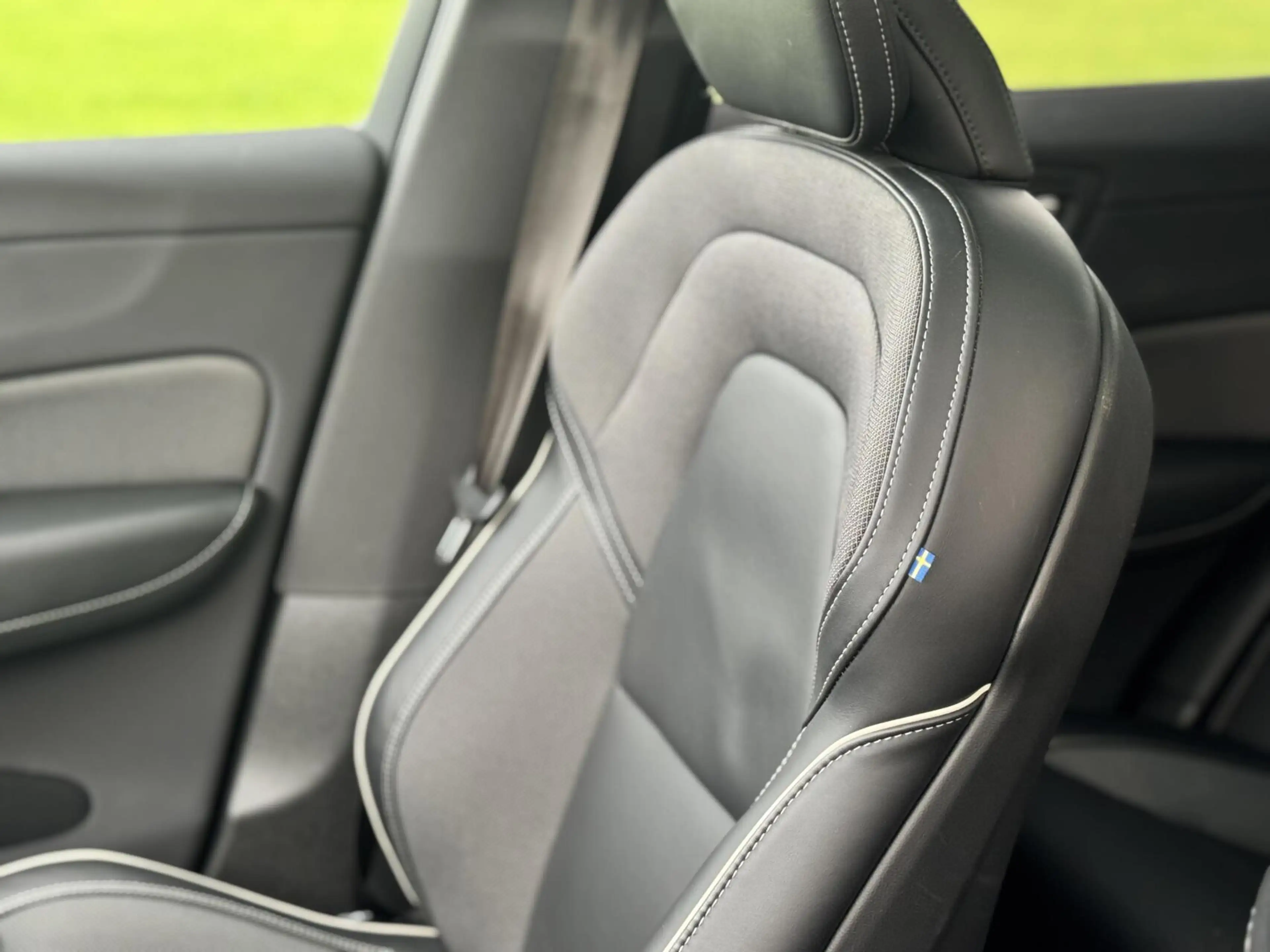 Volvo XC60 T6 Recharge R-Design|Pano|21”|ACC|Trekhaak|Memory| — photo 8