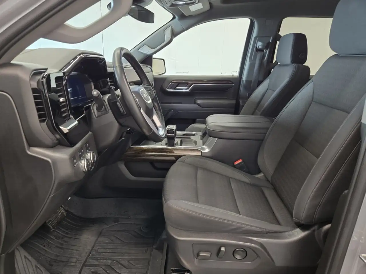 GMC Sierra 1500 снимка GMC Sierra 1500