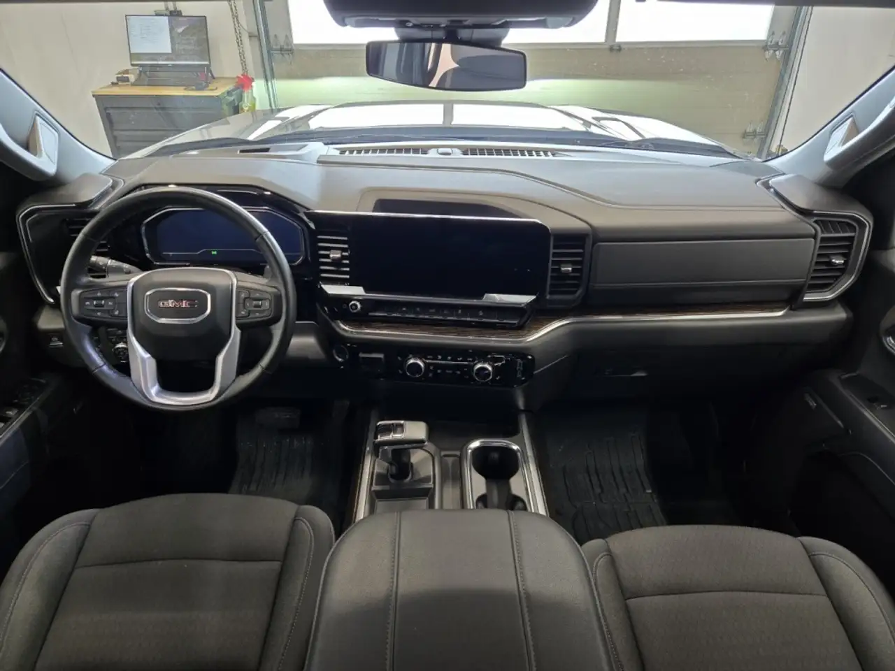 GMC Sierra 1500 снимка GMC Sierra 1500