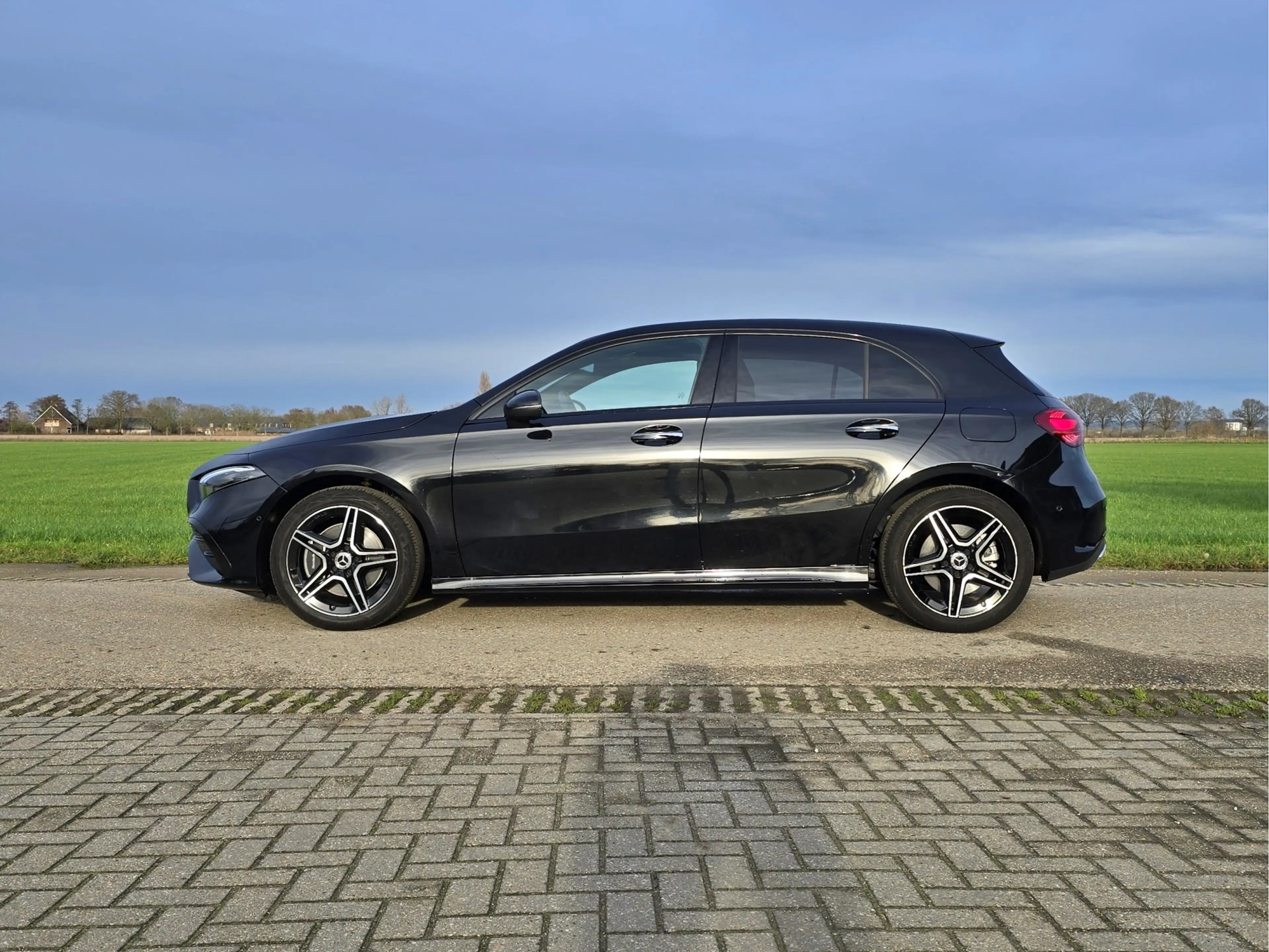 Mercedes-Benz A 250 e Star Edition AMG Line - 165 Pk - Euro 6 - Navi - — photo 2