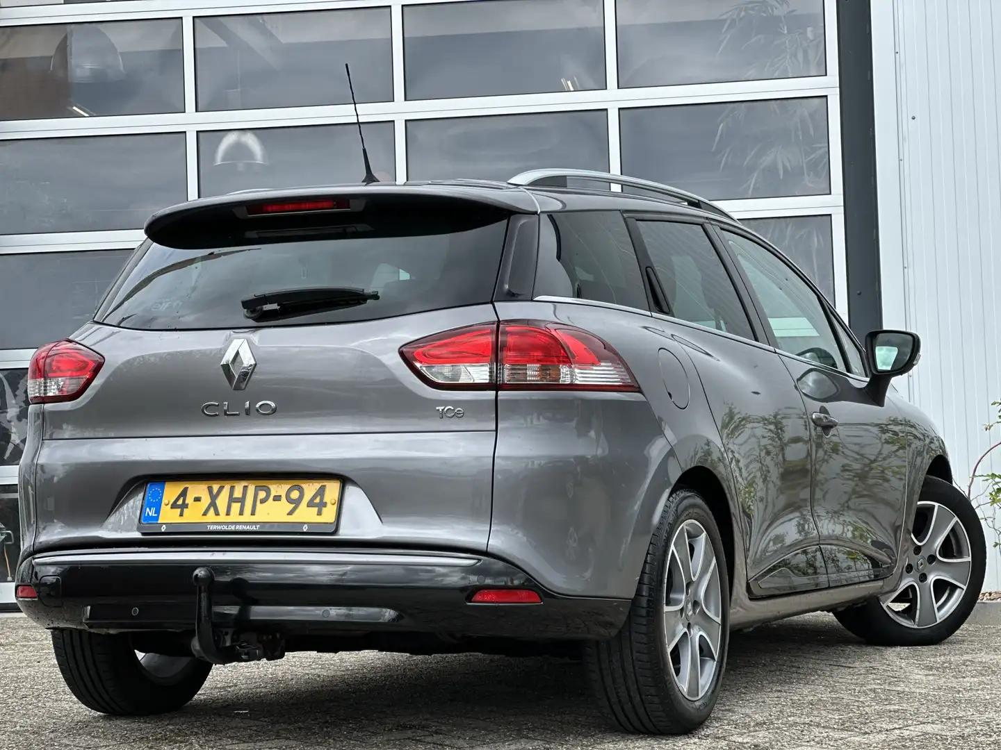 Renault Clio Estate 0.9 TCe Night&Day 90pk | Airco | Bluetooth Grau - 2