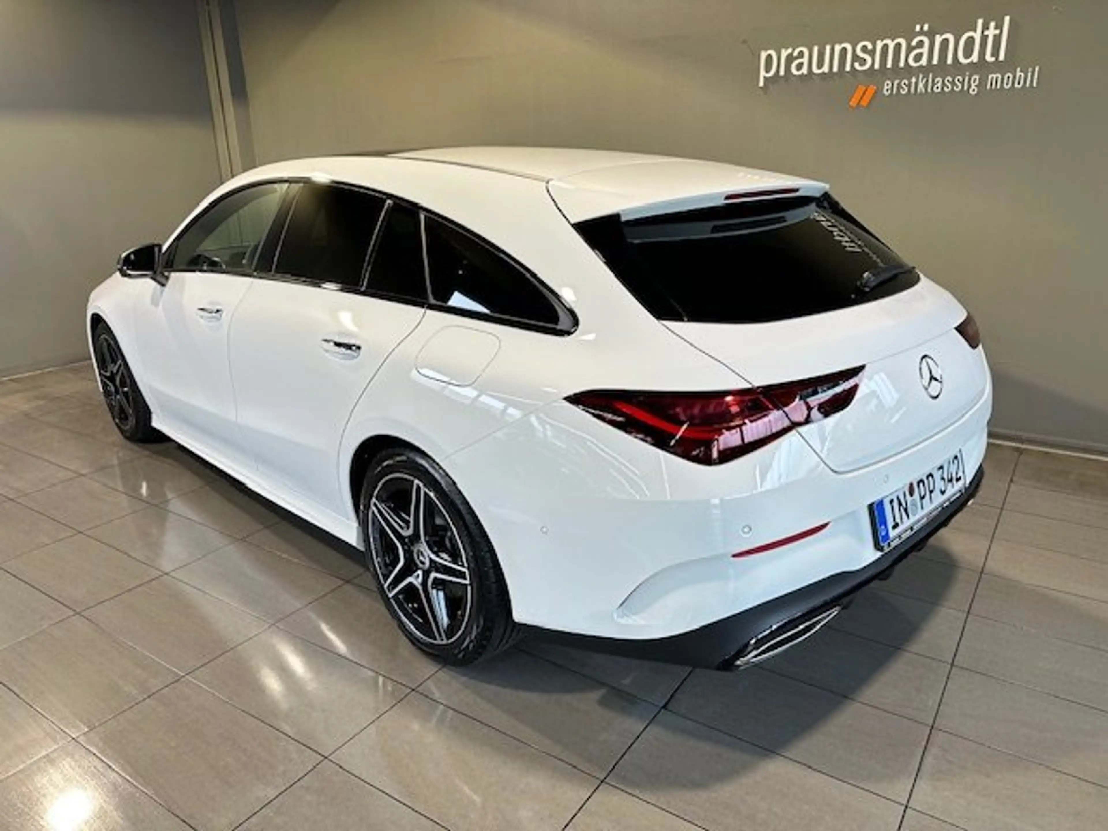 Mercedes-Benz CLA 180 SB AMG Night Edition Pano/StdHG/Dist/Tot — photo 2