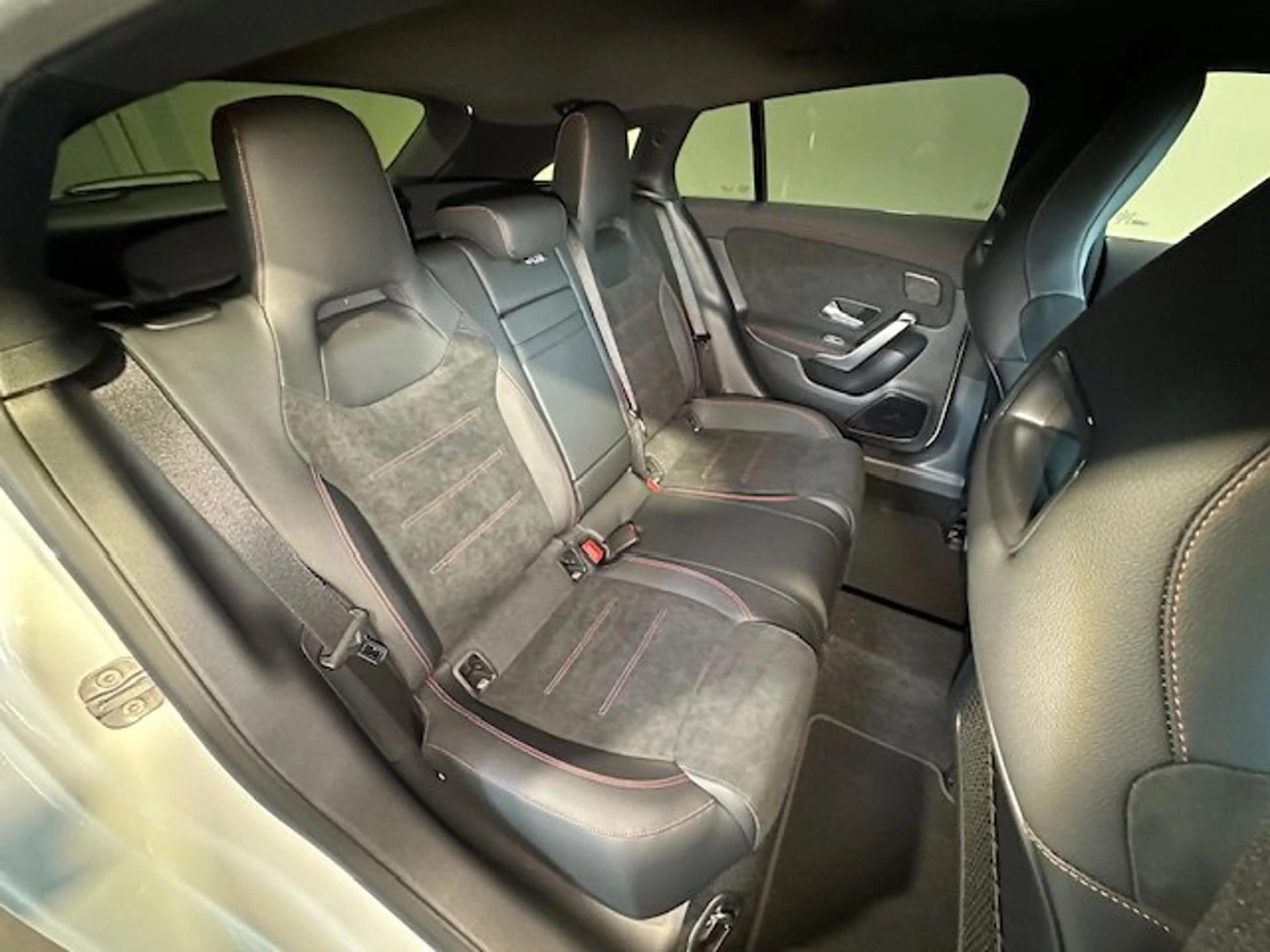 Mercedes-Benz CLA 180 SB AMG Night Edition Pano/StdHG/Dist/Tot — photo 10