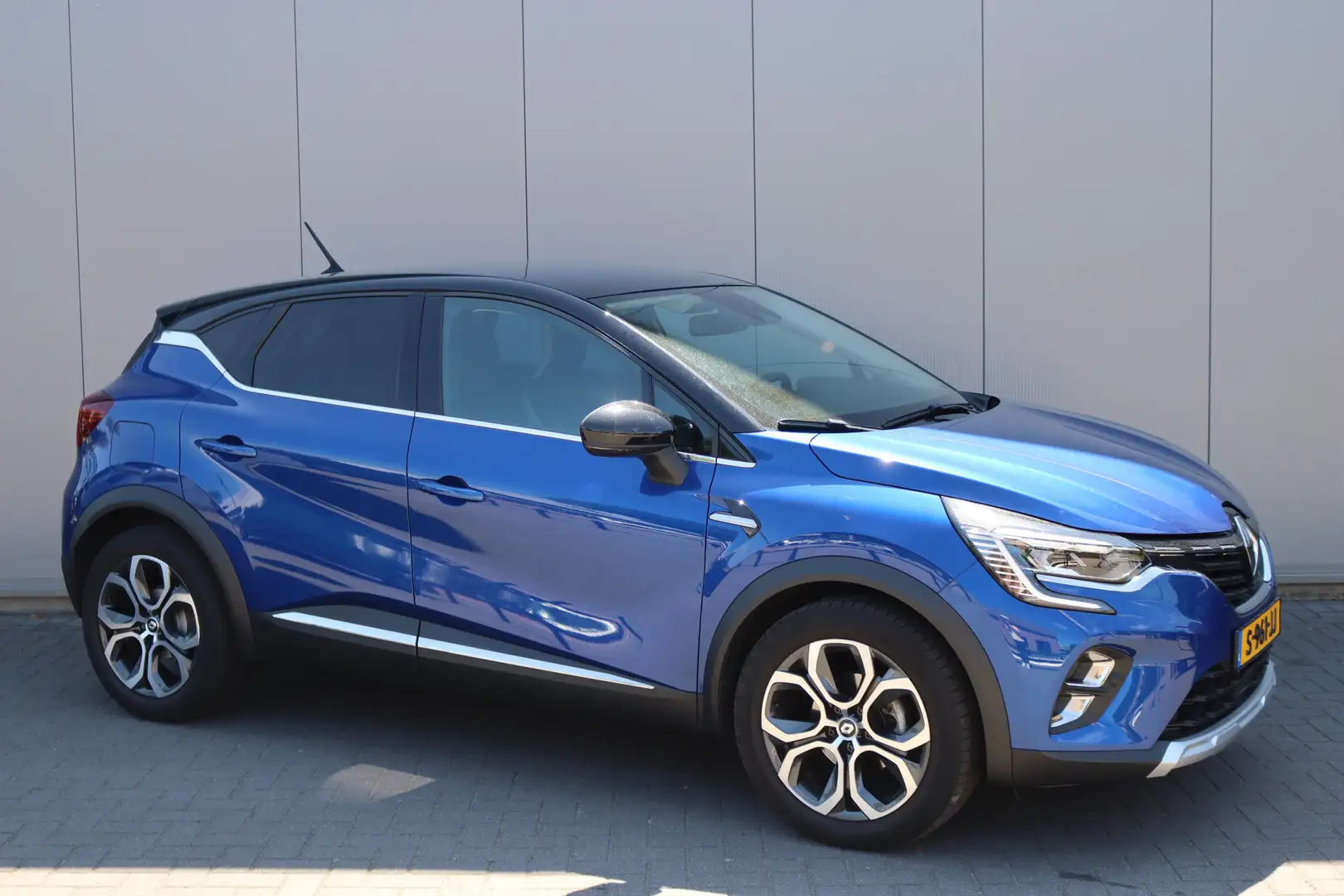 Renault Captur 1.3 TCe 140PK Intens Navigatie/Trekhaak/Camera/18- Blauw - 2