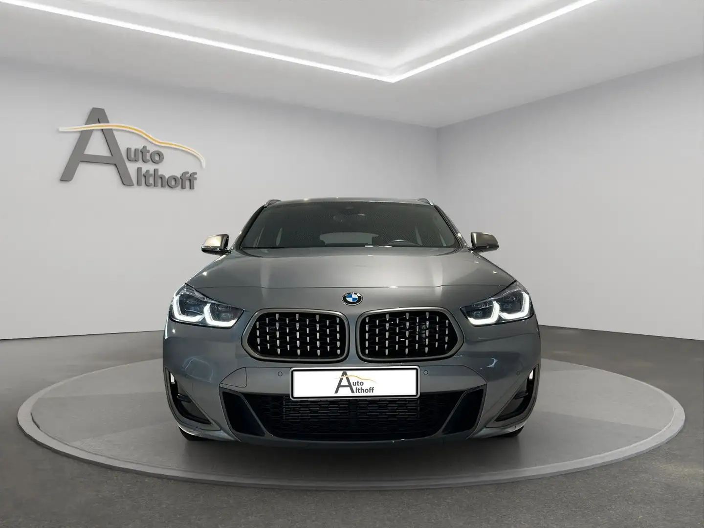 BMW X2 xDrive M35 i AUTOM. LED KAMERA  HEAD UP Gris - 2