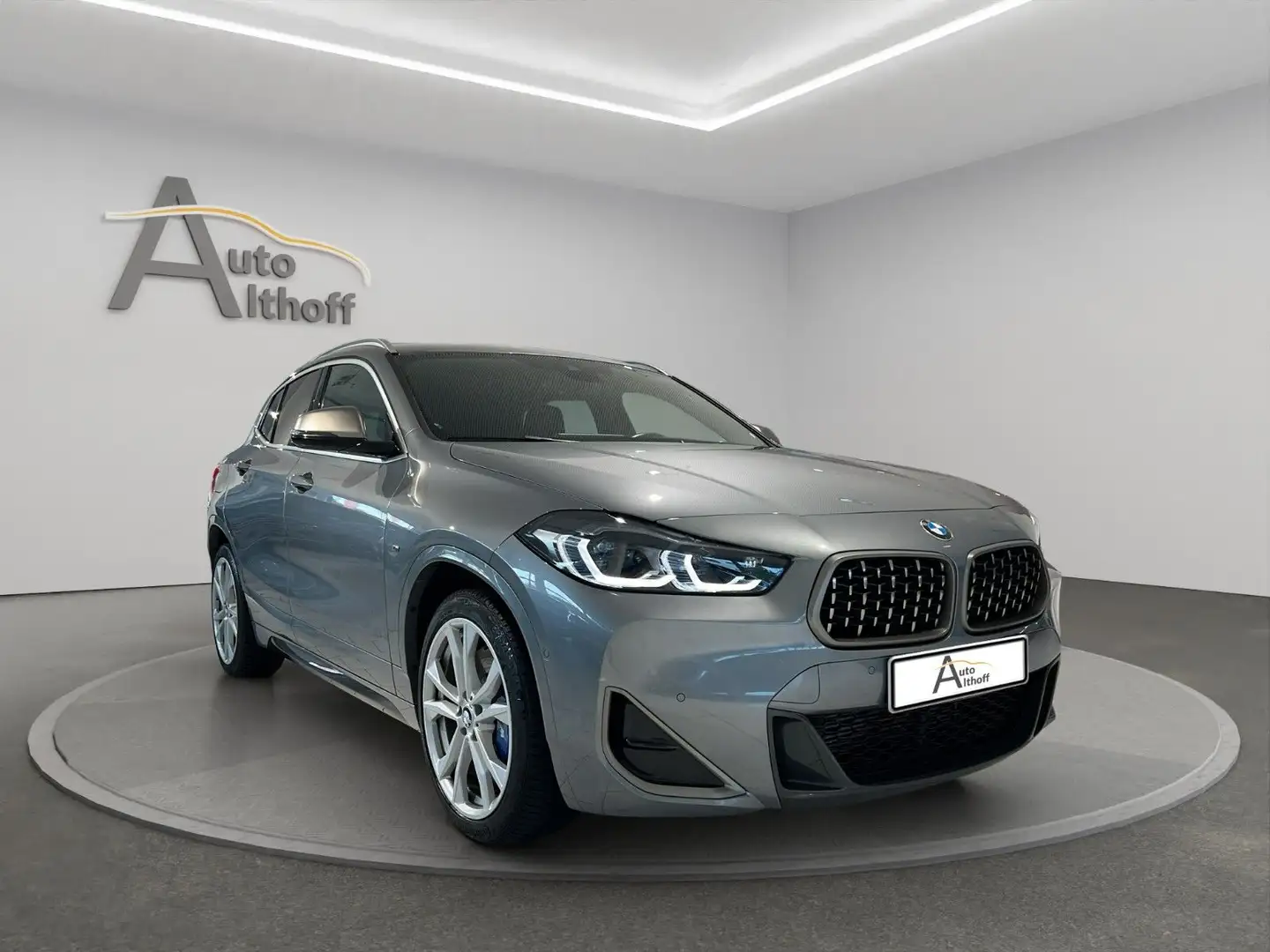 BMW X2 xDrive M35 i AUTOM. LED KAMERA  HEAD UP Gris - 1