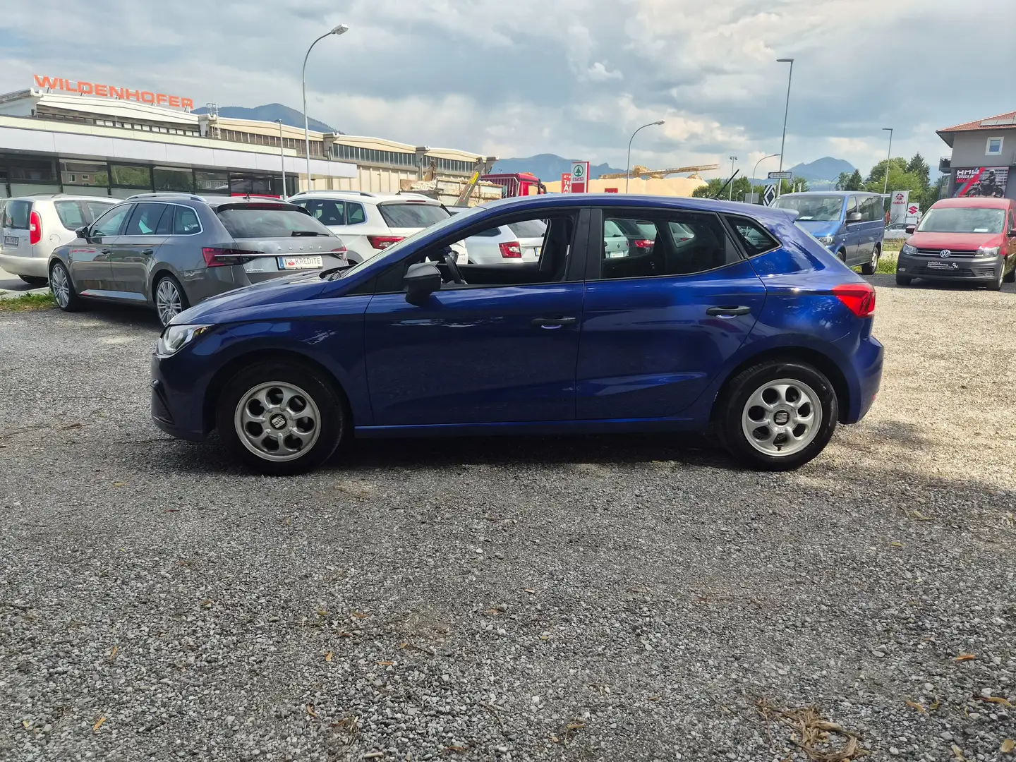 SEAT Ibiza Reference Blau - 2