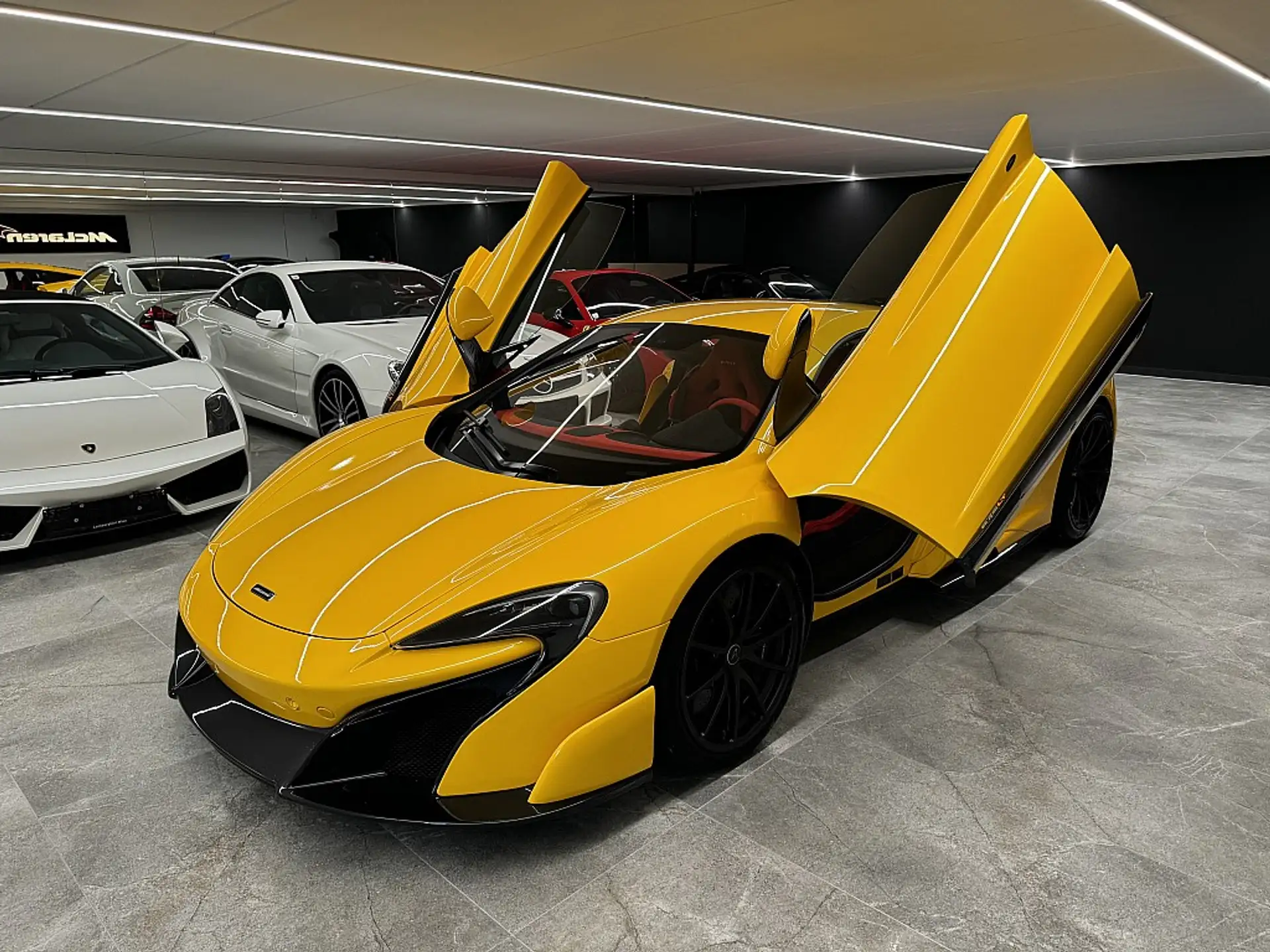 맥라렌 675LT 2016 노랑 사진 6