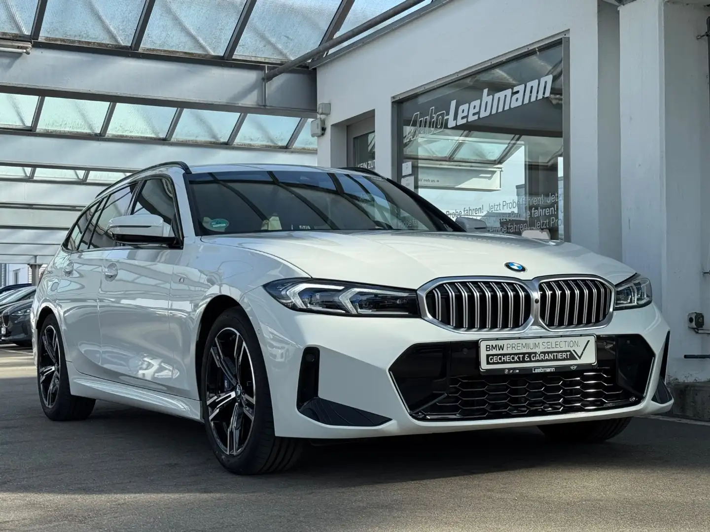 BMW 318 i Touring M-Sport HUD/Qi GARANTIE bis 07/2029 Weiß - 2