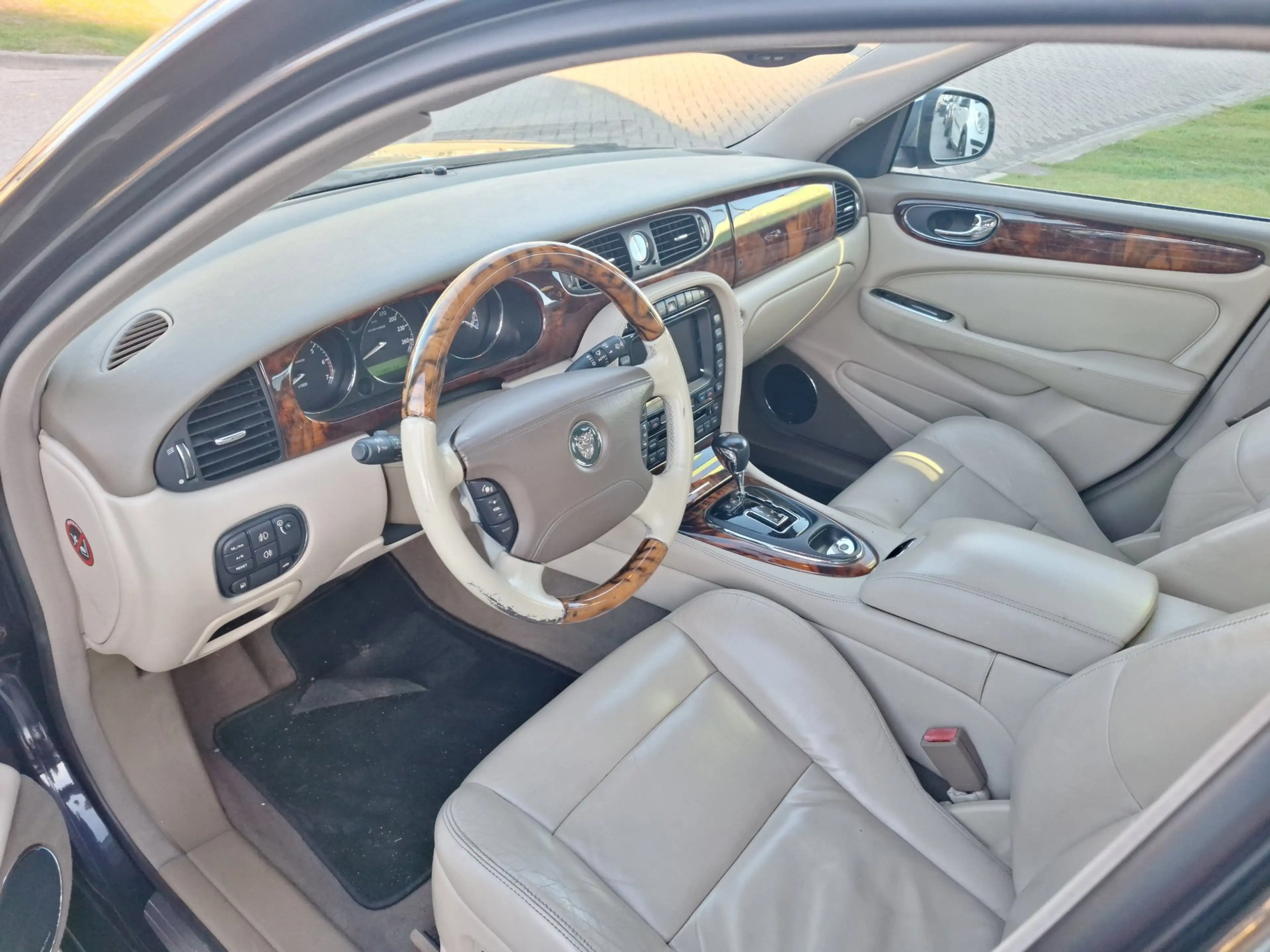 Jaguar XJ 4.2 V8 Super / Uitzonderlijk nette auto / Nieuwe A — photo 10