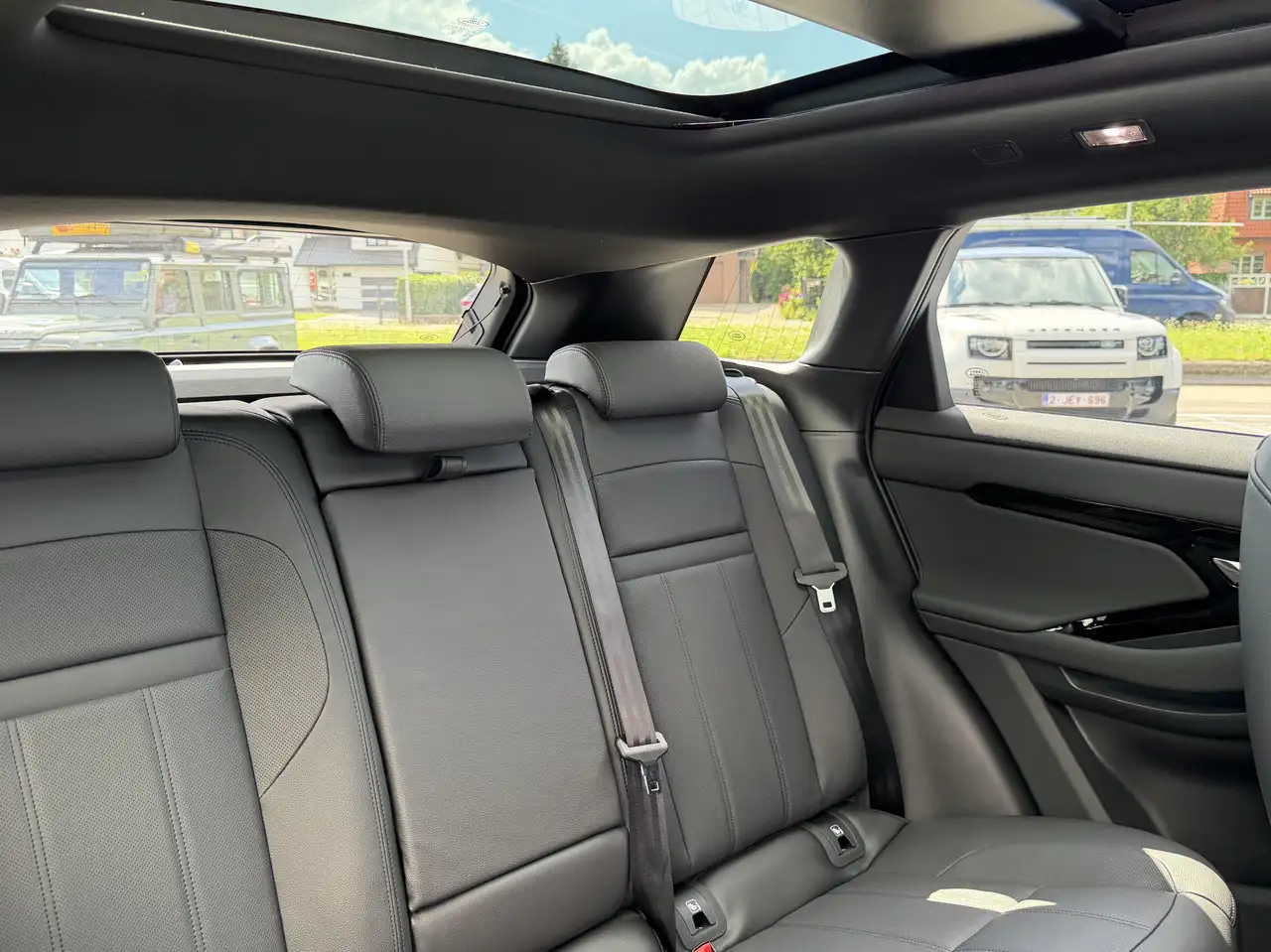 Land Rover Range Rover Evoque 2026 — фото 12