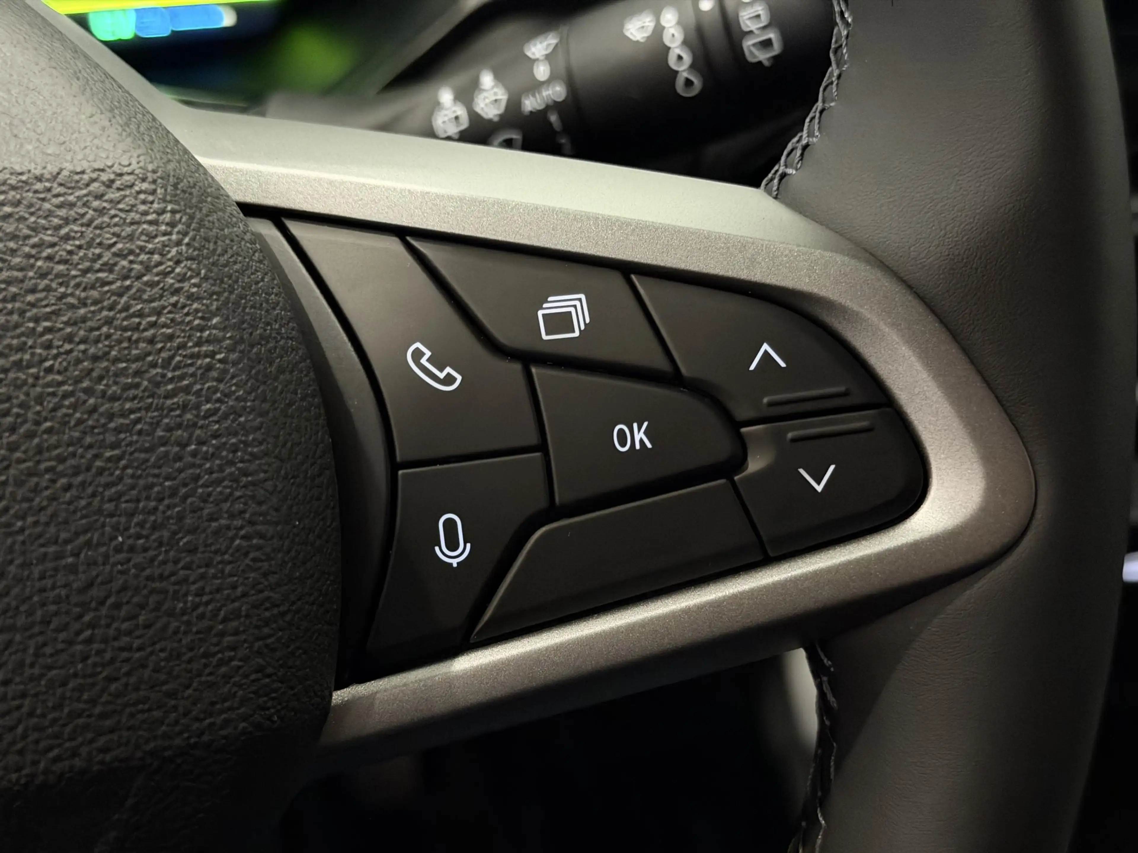 Dacia Bigster 1.8 Hybrid 155 Journey | DEMO | Pack Assist | Pack — photo 21