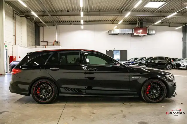 Mercedes-Benz C-Class view 4