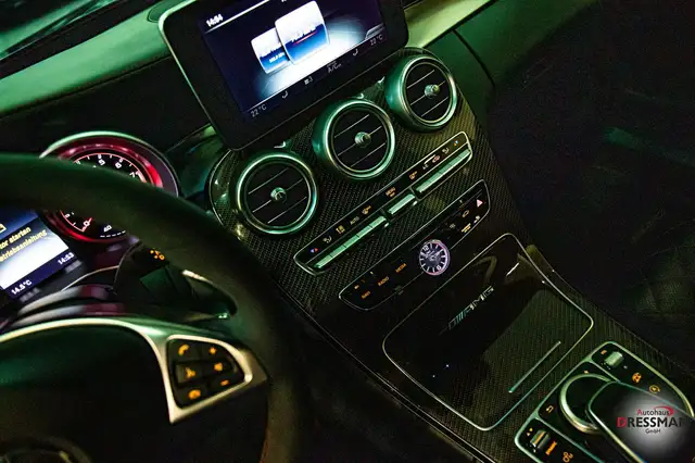 Mercedes-Benz C-Class view 11