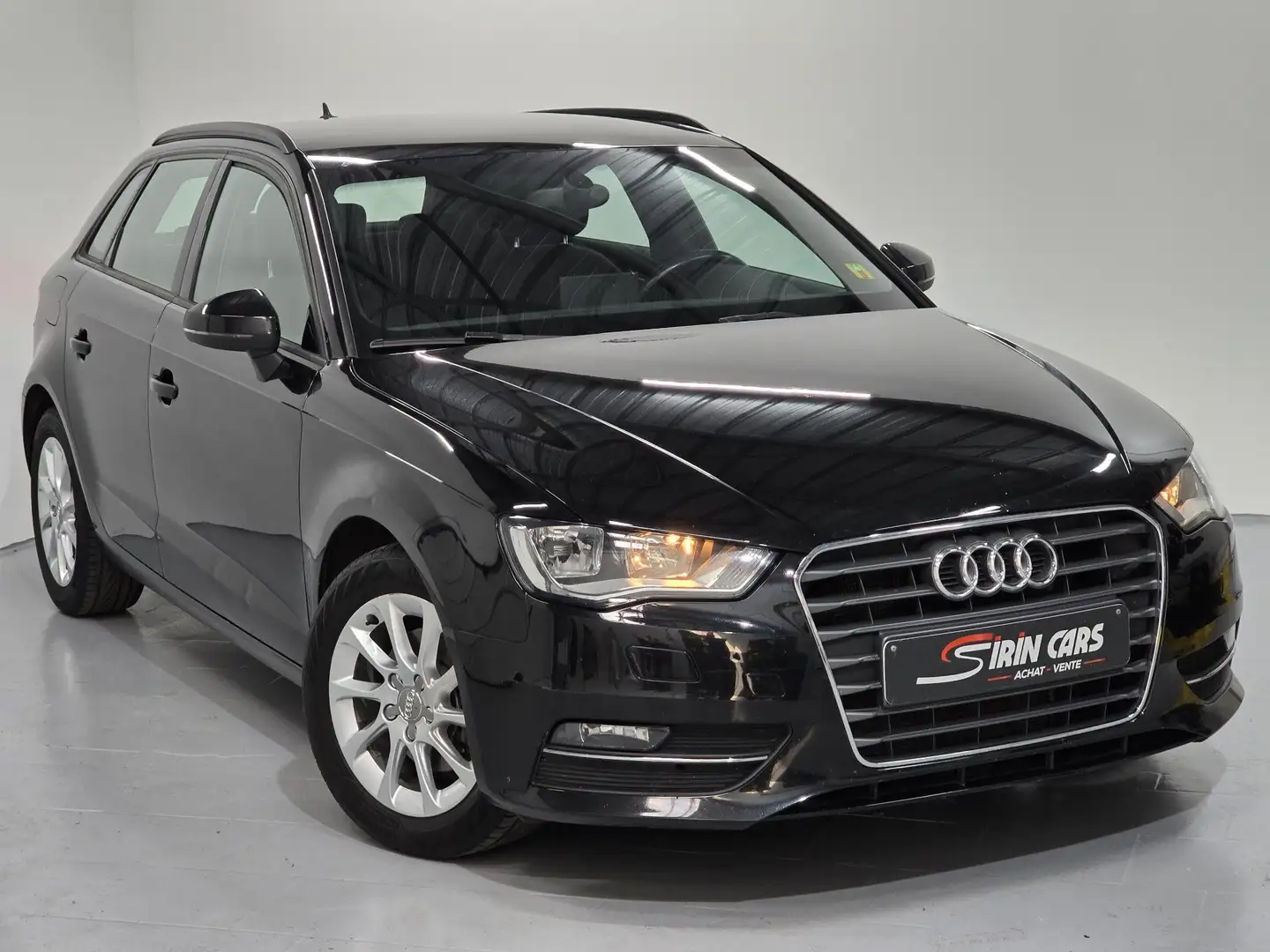 Audi A3 1.6 TDi ultra * 1ier prop * EURO6 * Garantie Zwart - 1