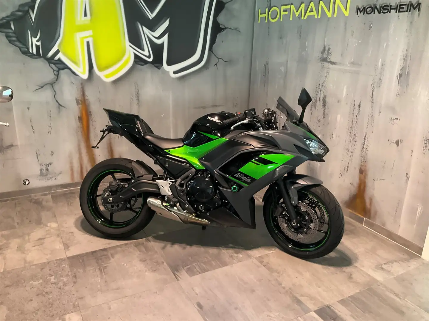 Kawasaki Ninja 650 - 1