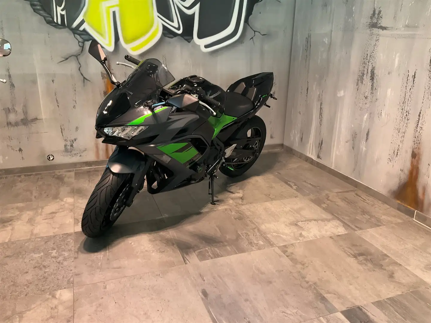 Kawasaki Ninja 650 - 2