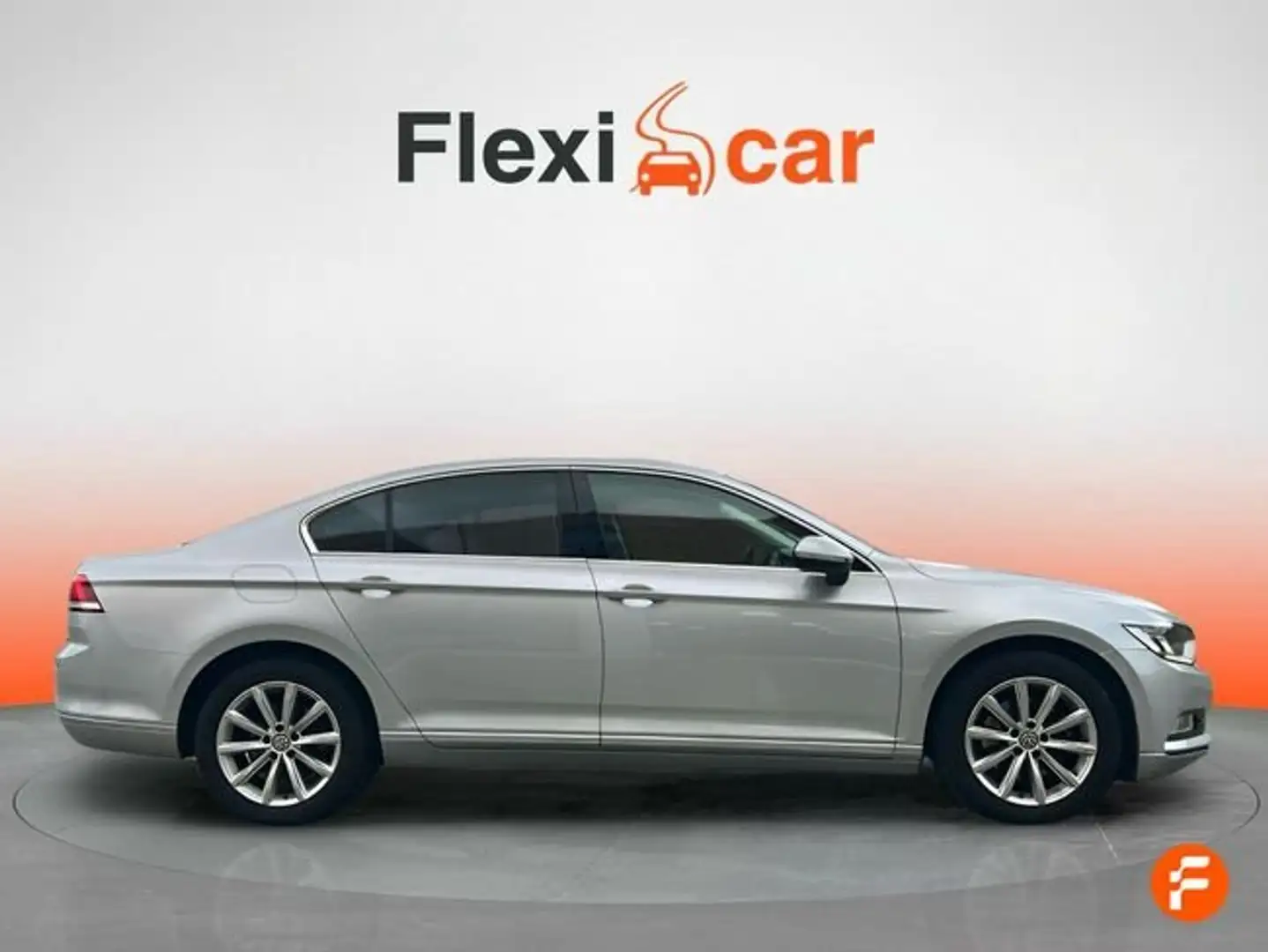 Volkswagen Passat 2.0TDI Advance DSG6 110kW Gris - 2