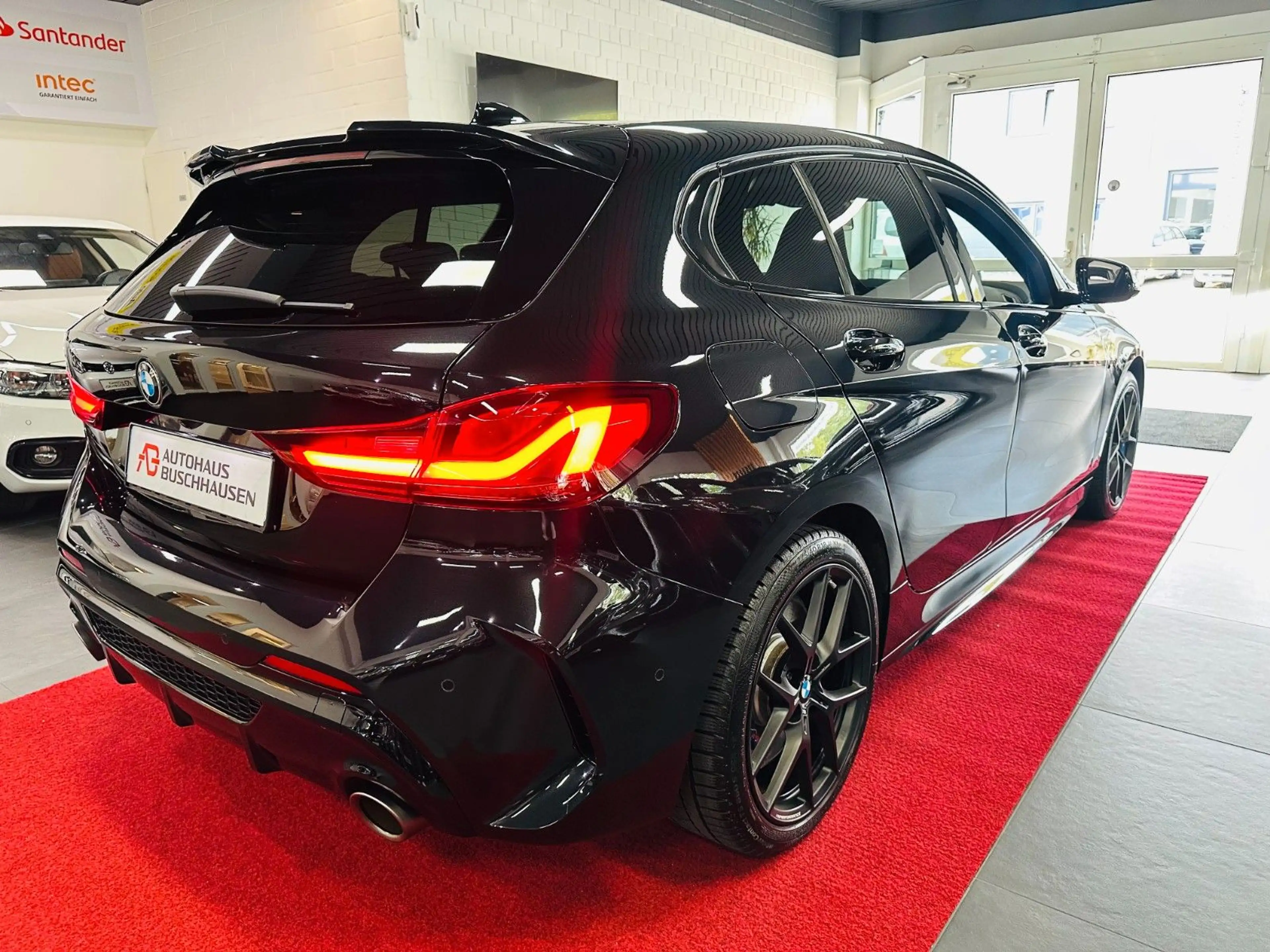 BMW 135 i xDrive Lim. Aut/LED/HUP/InnoPak/Sportsitze — photo 4