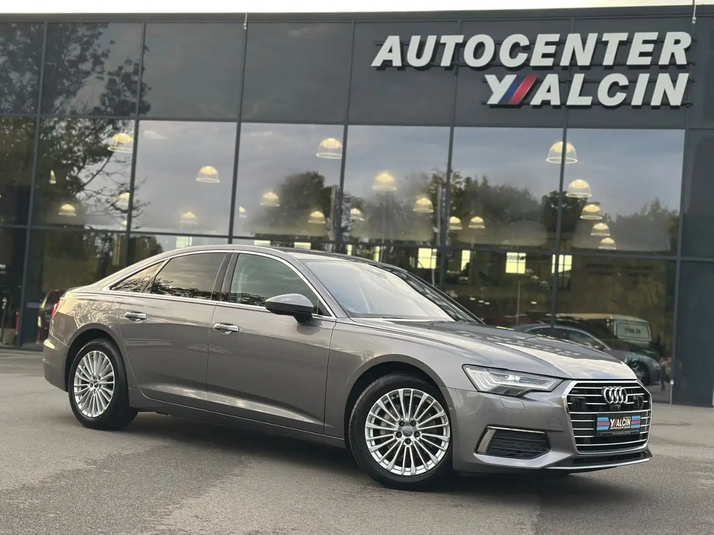 Audi A6 40 TDI quattro S tronic Design 2.HA/ACC/NAVI Grau - 1