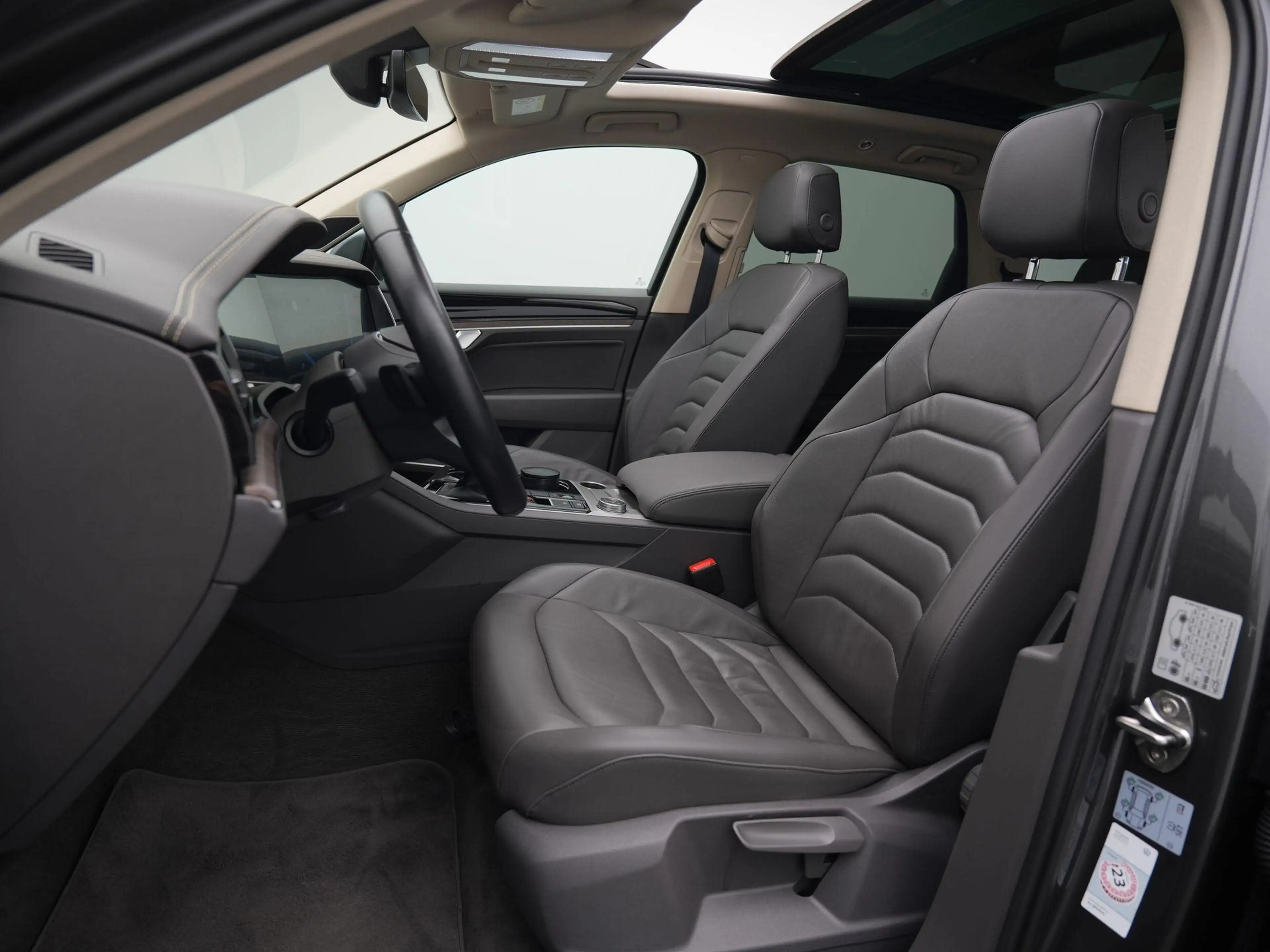 Volkswagen Touareg 3.0 TSI 381pk eHybrid 4MOTION | Panoramadak | Dyna — photo 8